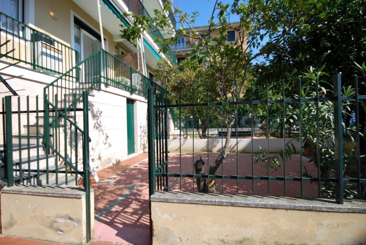 Appartamenti Con Giardino E Posto Auto Per Famiglie فينالي ليغوري المظهر الخارجي الصورة