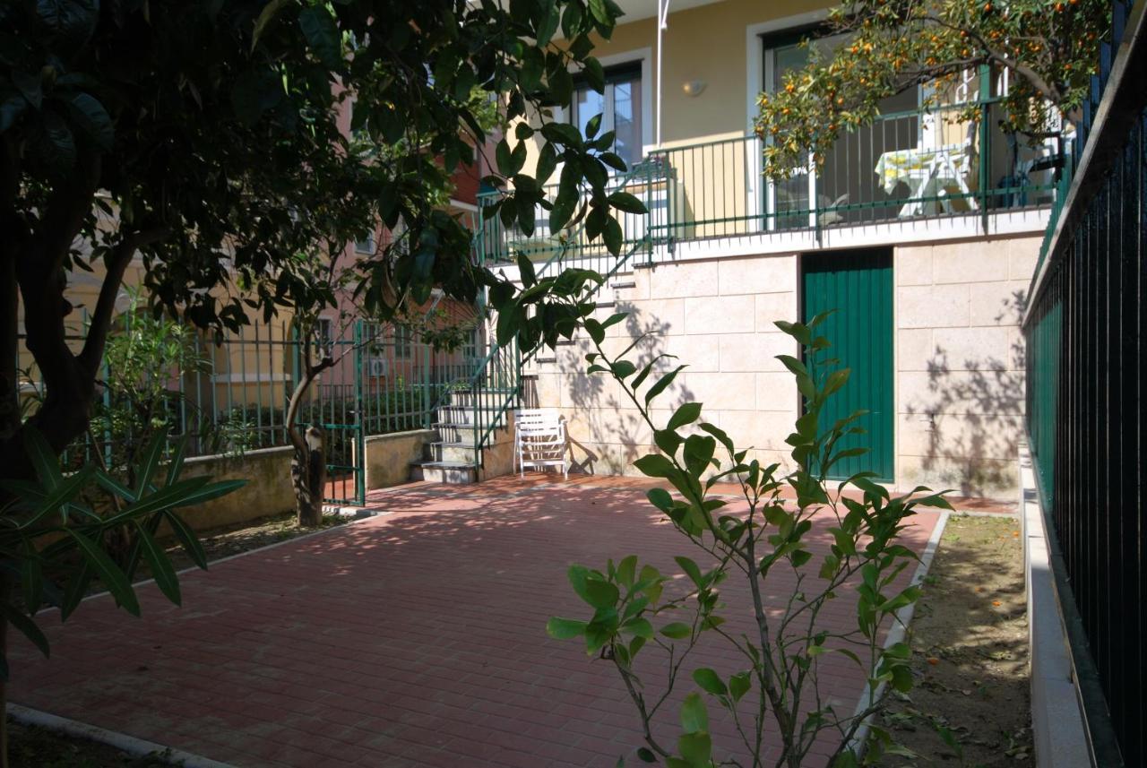 Appartamenti Con Giardino E Posto Auto Per Famiglie فينالي ليغوري المظهر الخارجي الصورة
